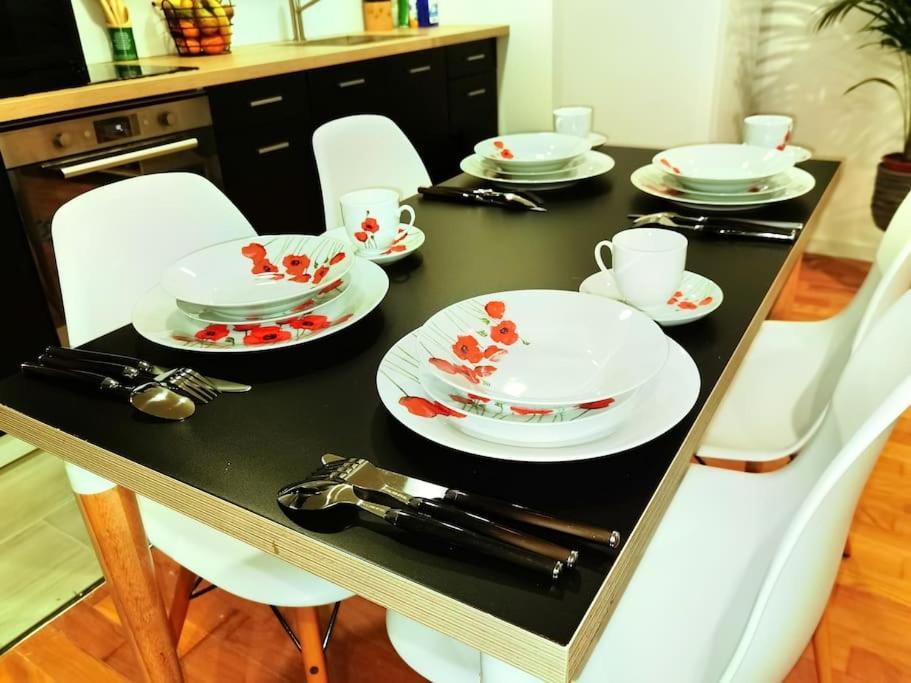 Chaleureuse Maisonnette Lyon Meyzieu Extérieur photo