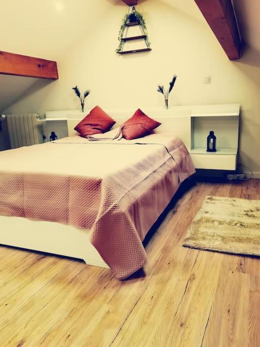 Chaleureuse Maisonnette Lyon Meyzieu Extérieur photo