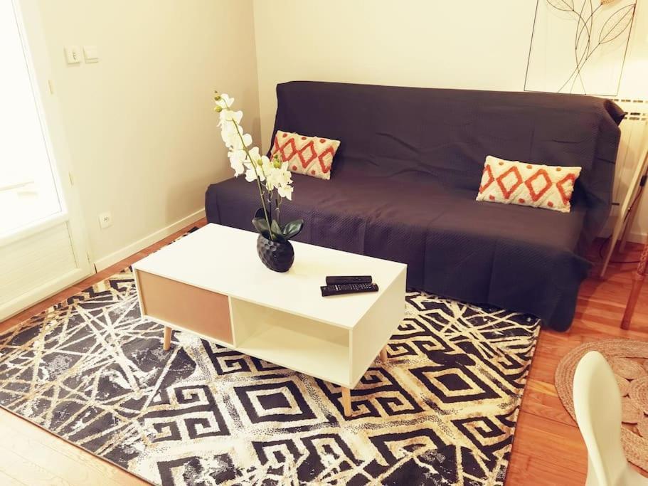 Chaleureuse Maisonnette Lyon Meyzieu Extérieur photo
